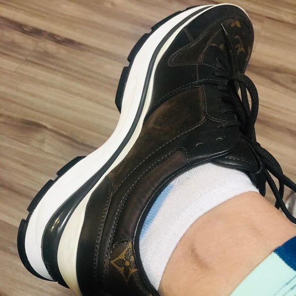 Authentic Louis vuitton shoes - Picture 11 of 13